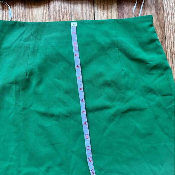 Green skirt and top set - Picture 3 of 5